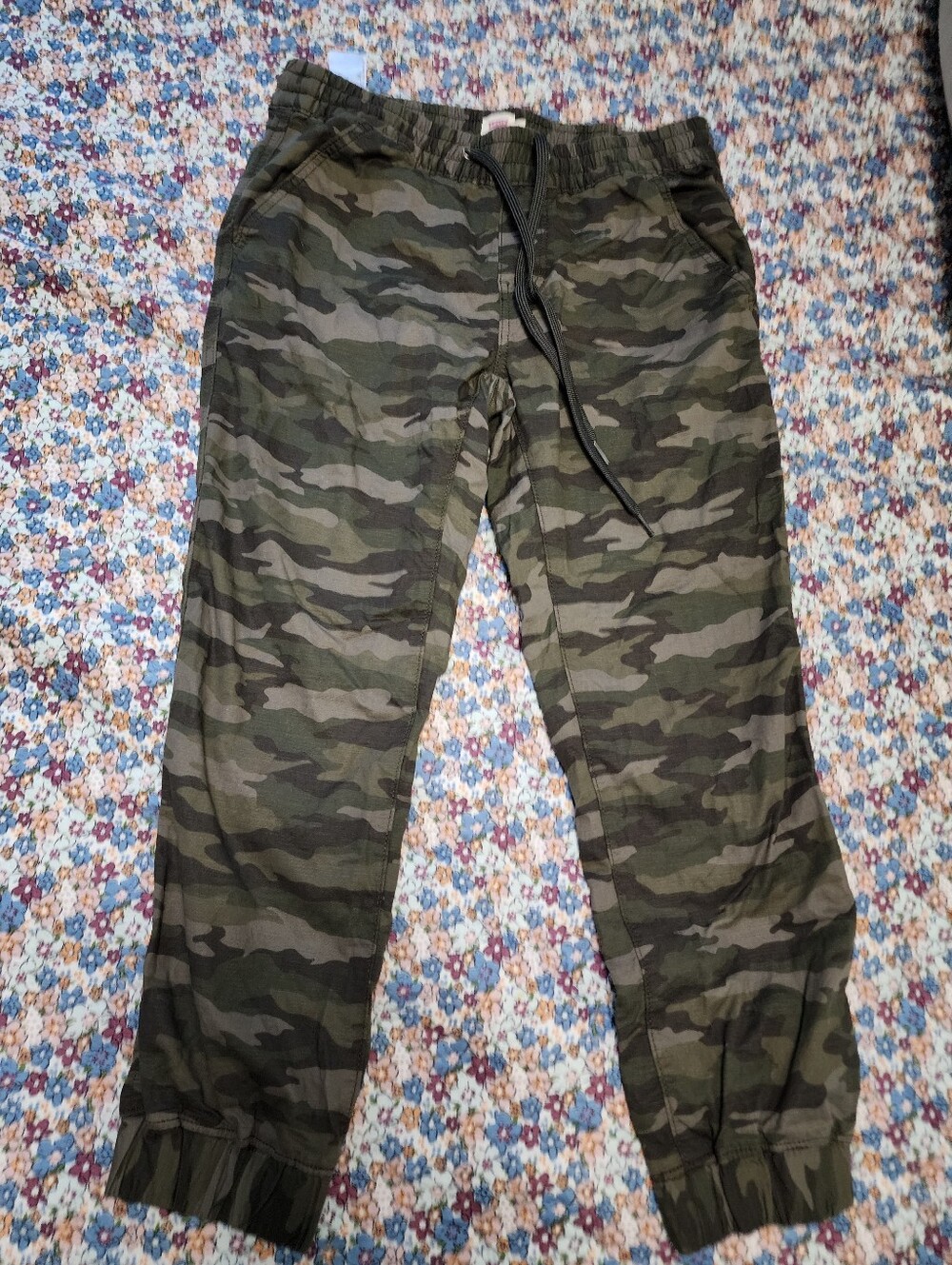 Levi's Men's Camouflage Jogger Pants - Olive & Dark Green